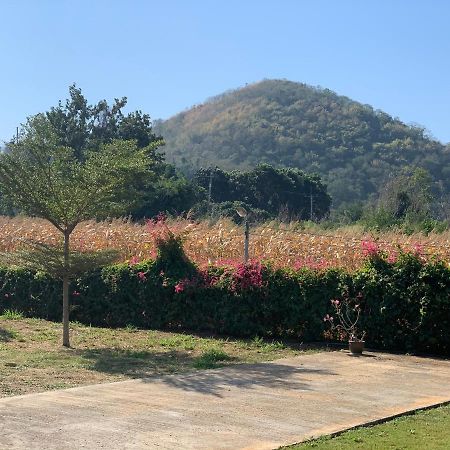 Lek Village Khaoyai Pak Chong Exteriör bild